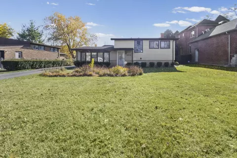 3475 Tamarind Dr, Northbrook, IL 60062