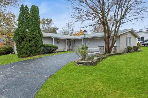 25 W125 Lacey Ave, Naperville, IL 60563