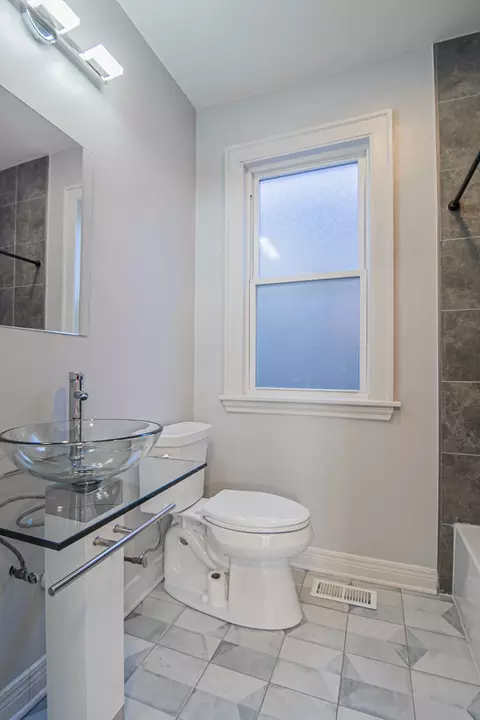 Bath - Undisclosed, Chicago, IL 60641 photo 1 of 3