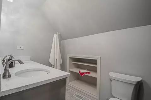 Bath - Undisclosed, Chicago, IL 60641 photo 3 of 3