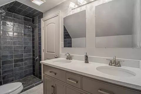 Bath - Undisclosed, Chicago, IL 60641 photo 2 of 3