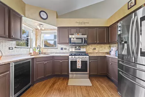 Kitchen - 5307 Brindlewood Dr, Plainfield, IL 60586 photo 2 of 2