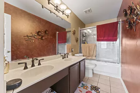 Bath - 5307 Brindlewood Dr, Plainfield, IL 60586 photo 2 of 3