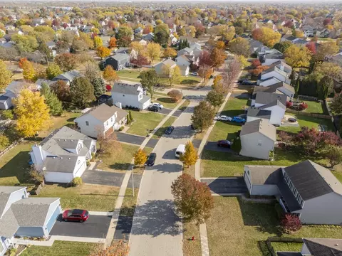 View/Area - 5307 Brindlewood Dr, Plainfield, IL 60586 photo 8 of 11