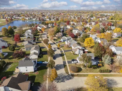 View/Area - 5307 Brindlewood Dr, Plainfield, IL 60586 photo 9 of 11
