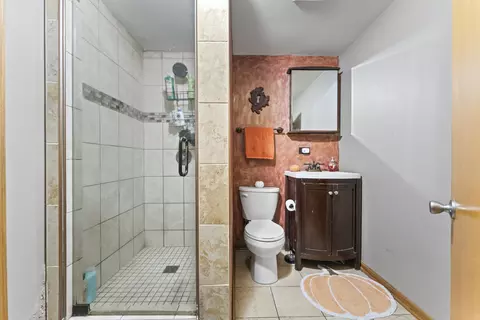 Bath - 5307 Brindlewood Dr, Plainfield, IL 60586 photo 3 of 3