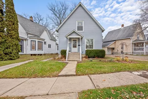 301 Pond St, Dekalb, IL 60115