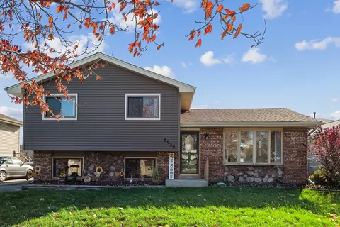 8929 W 169th Pl, Orland Hills, IL 60487