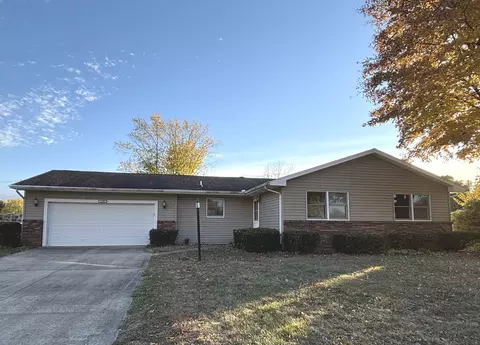 2109 Mallard Dr, Mahomet, IL 61853