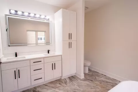 Bath - 515 E Wilson Ave, Lombard, IL 60148 photo 2 of 4