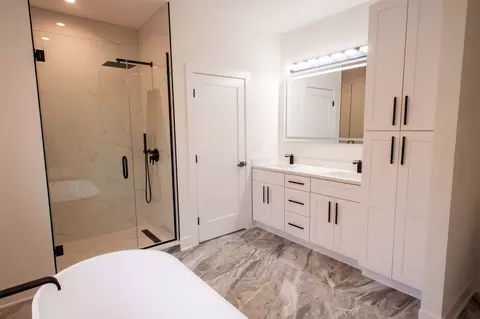 Bath - 515 E Wilson Ave, Lombard, IL 60148 photo 3 of 4