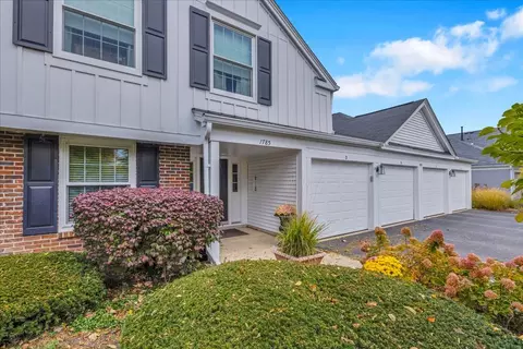 1785 Grosvenor Cir #A, Wheaton, IL 60189