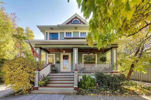 253 Ontario St, Oak Park, IL 60302