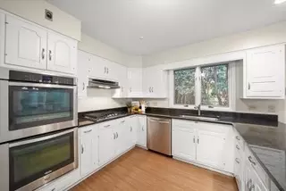 Kitchen - 2130 Mallard Dr, Northbrook, IL 60062 photo 2 of 3