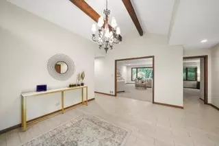 Entry Way - 2130 Mallard Dr, Northbrook, IL 60062 photo 2 of 2