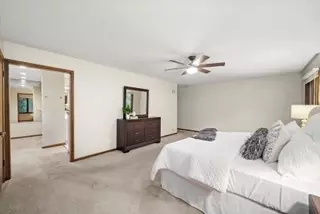 Bedroom - 2130 Mallard Dr, Northbrook, IL 60062 photo 1 of 1