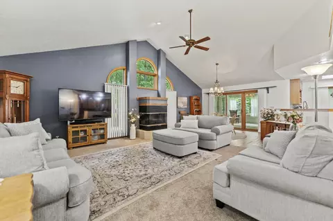 Living - 1506 Pier Dr, Davis, IL 61019 photo 2 of 3