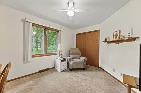 Bedroom - 1506 Pier Dr, Davis, IL 61019 photo 3 of 5