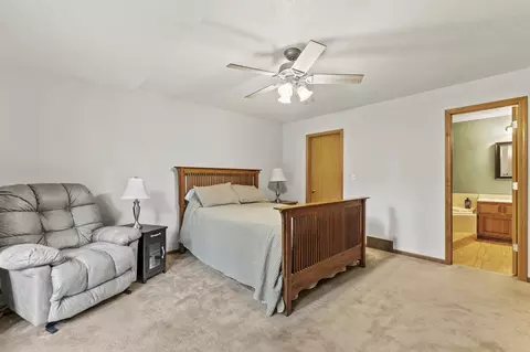 Bedroom - 1506 Pier Dr, Davis, IL 61019 photo 2 of 5