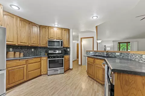 Kitchen - 1506 Pier Dr, Davis, IL 61019 photo 4 of 4