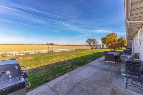 804 Havens Dr, Hudson, IL 61748 photo 34