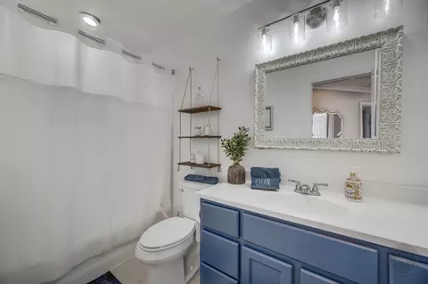 Bath - 2107 Ashbrook Ct, Plainfield, IL 60586 photo 2 of 3