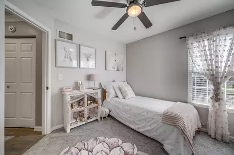 Bedroom - 2107 Ashbrook Ct, Plainfield, IL 60586 photo 7 of 8