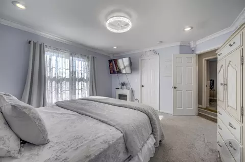 Bedroom - 2107 Ashbrook Ct, Plainfield, IL 60586 photo 4 of 8