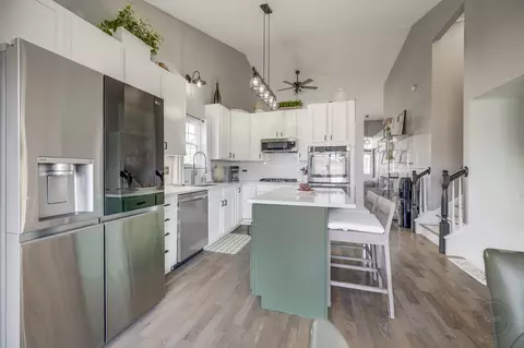 Kitchen - 2107 Ashbrook Ct, Plainfield, IL 60586 photo 5 of 5