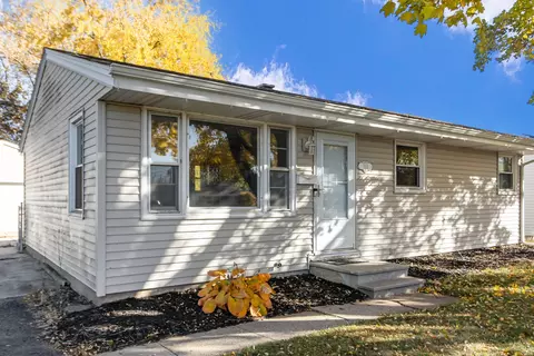 7613 Orion St, Loves Park, IL 61111
