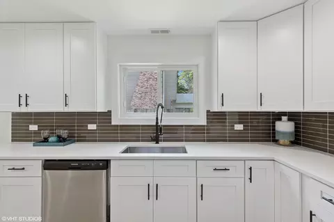 Kitchen - 20534 Arcadian Dr, Olympia Fields, IL 60461 photo 4 of 5