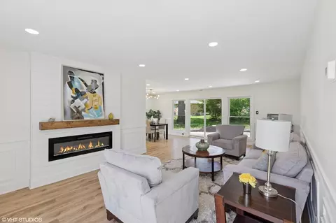 Living - 20534 Arcadian Dr, Olympia Fields, IL 60461 photo 1 of 3