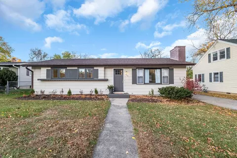 360 Poplar St, Crystal Lake, IL 60014