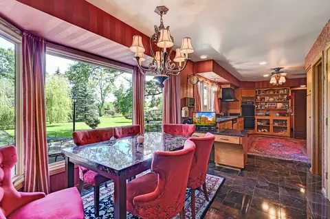 Dining - 107 Stirrup Ln, Burr Ridge, IL 60527 photo 3 of 3