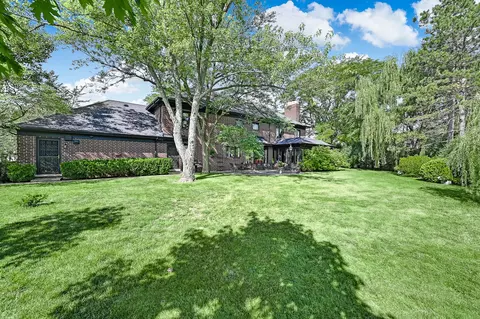 Exterior - 107 Stirrup Ln, Burr Ridge, IL 60527 photo 7 of 8