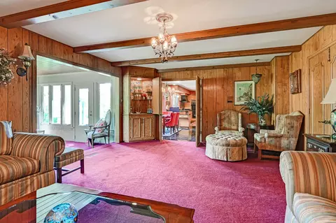 Living - 107 Stirrup Ln, Burr Ridge, IL 60527 photo 3 of 3