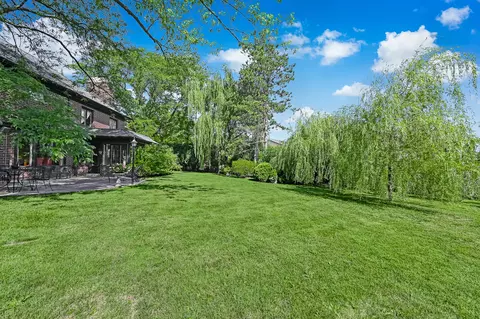 Exterior - 107 Stirrup Ln, Burr Ridge, IL 60527 photo 6 of 8
