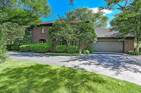 107 Stirrup Ln, Burr Ridge, IL 60527