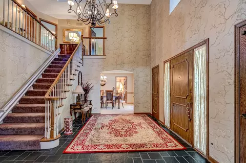 Entry Way - 107 Stirrup Ln, Burr Ridge, IL 60527 photo 2 of 3