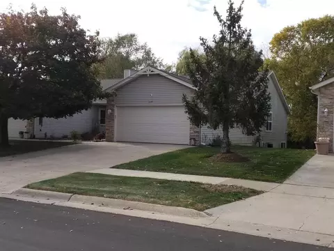 1122 Trowbridge Ln, Rockford, IL 61107