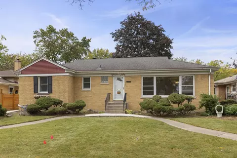 Exterior - 8950 Ewing Ave, Evanston, IL 60203 photo 2 of 6