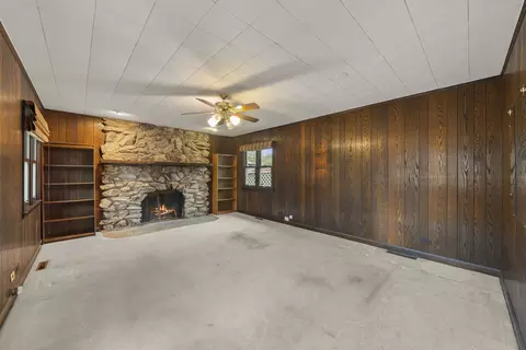 Living - 8950 Ewing Ave, Evanston, IL 60203 photo 4 of 4