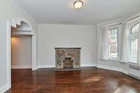 Living - 618 E 50th Pl, Chicago, IL 60615 photo 2 of 6