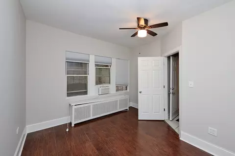 Bedroom - 618 E 50th Pl, Chicago, IL 60615 photo 1 of 6
