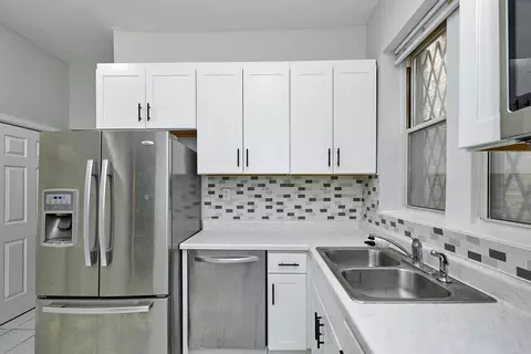 Kitchen - 618 E 50th Pl, Chicago, IL 60615 photo 1 of 4