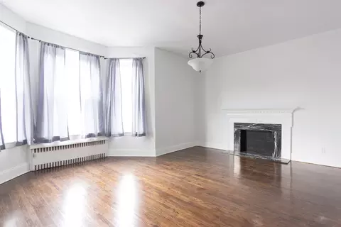 Living - 618 E 50th Pl, Chicago, IL 60615 photo 4 of 6