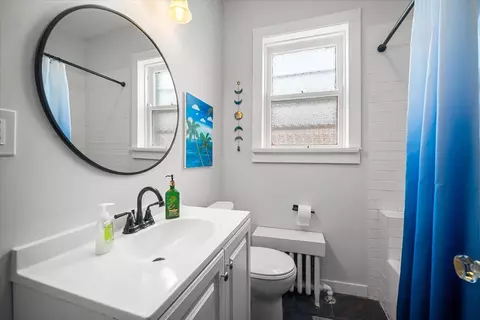 Bath - Undisclosed, Berwyn, IL 60402 photo 1 of 2
