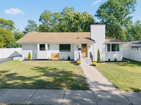 153 Grove Ave, Glen Ellyn, IL 60137