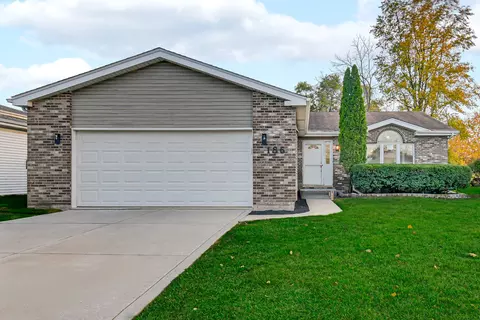 186 Cedarwood Dr, Steger, IL 60475