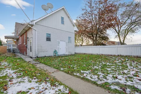 Exterior - 7346 W 57th Pl, Summit, IL 60501 photo 3 of 4